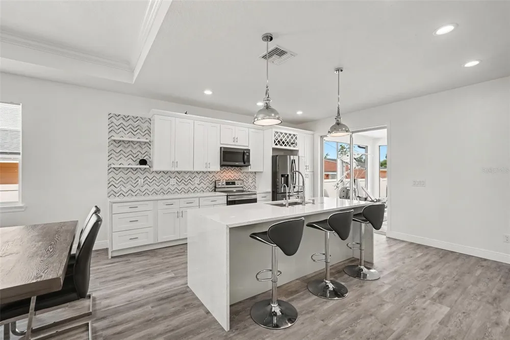 8307 GOMEZ AVENUE Tampa, FL 33614