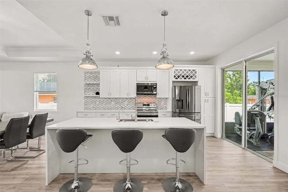 8307 GOMEZ AVENUE Tampa, FL 33614