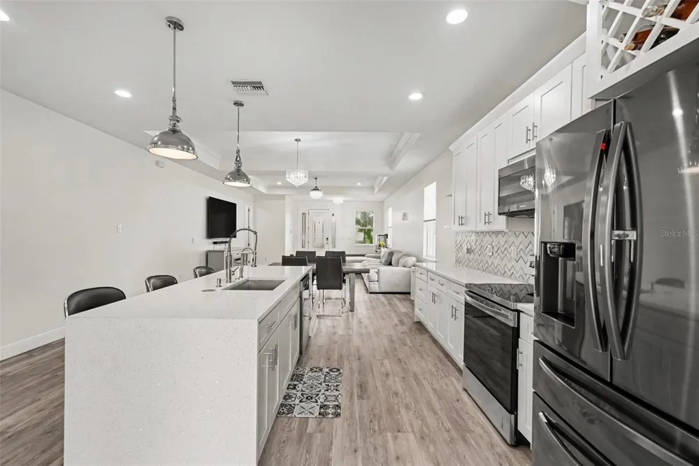 8307 GOMEZ AVENUE Tampa, FL 33614
