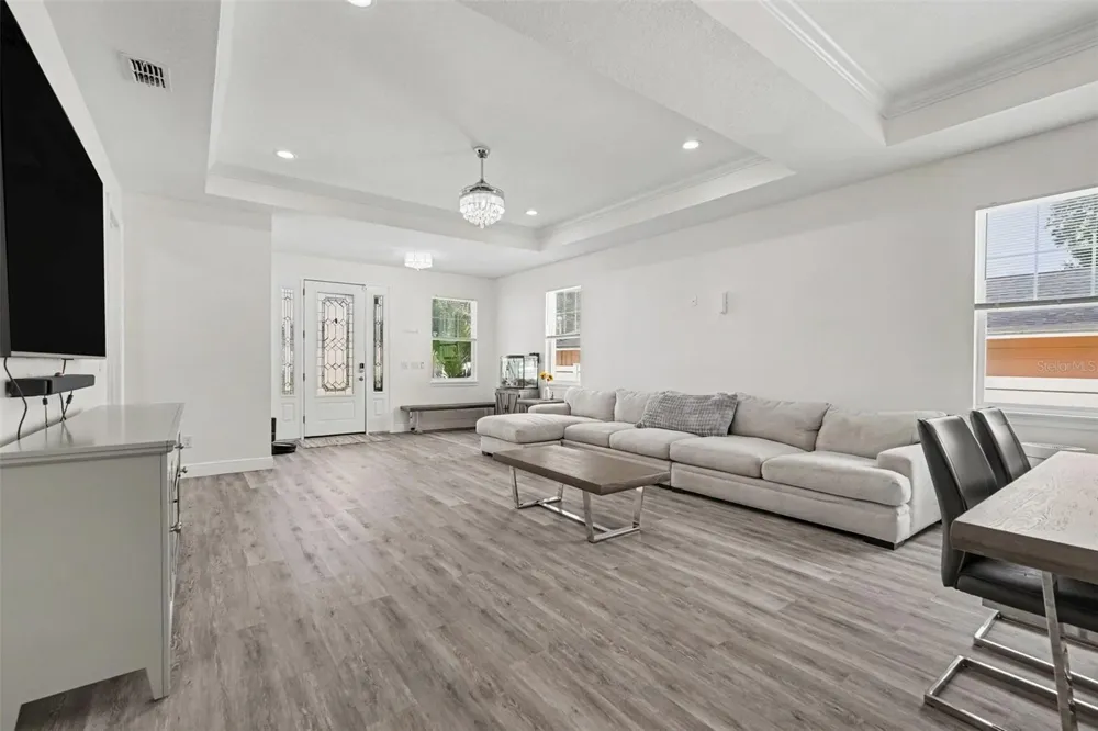 8307 GOMEZ AVENUE Tampa, FL 33614