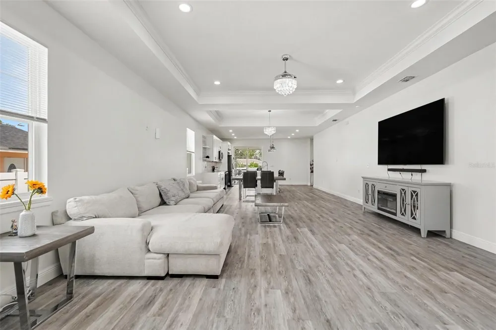 8307 GOMEZ AVENUE Tampa, FL 33614