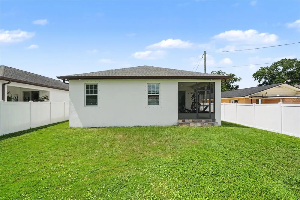 8307 GOMEZ AVENUE Tampa, FL 33614