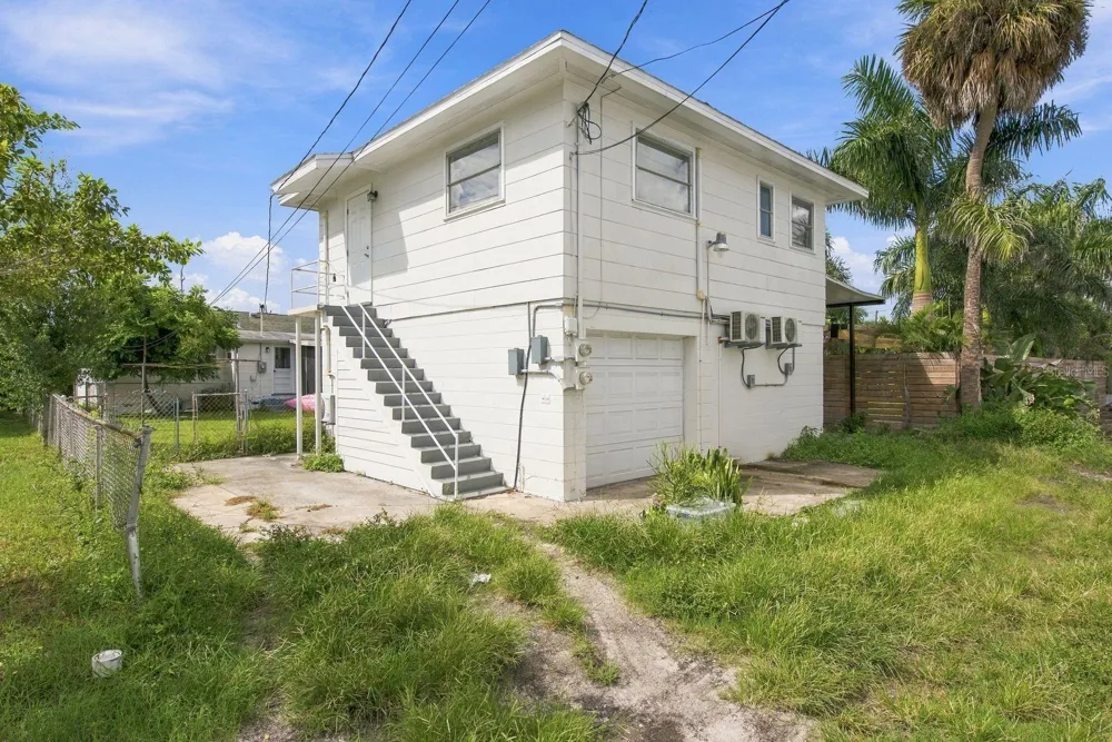 2837 18TH AVENUE #2 St Petersburg, FL 33713