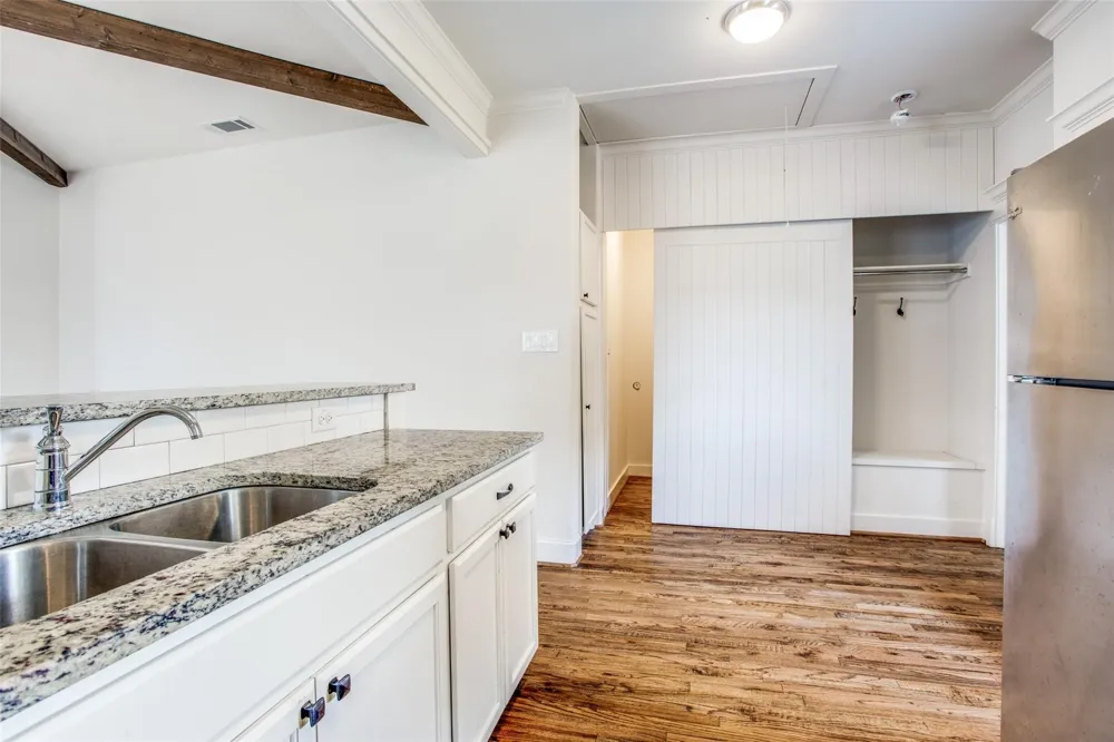 403 Parkview Avenue Dallas, TX 75223