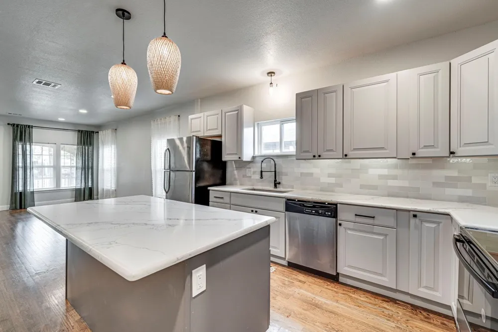 607 W Page Avenue Dallas, TX 75208