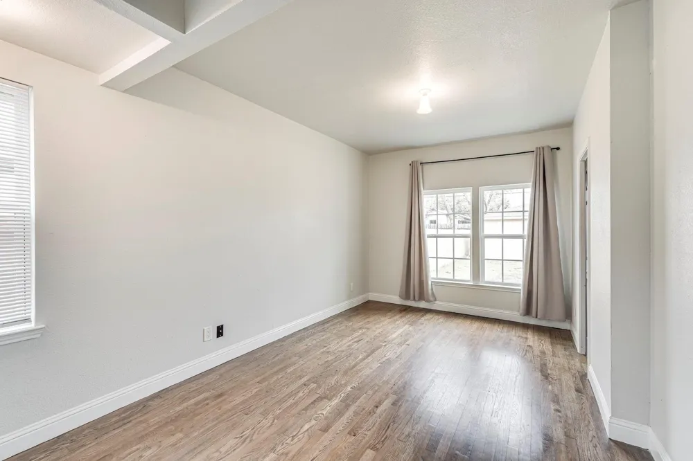 607 W Page Avenue Dallas, TX 75208