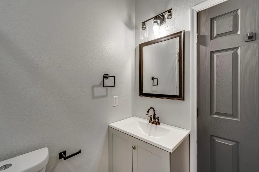 607 W Page Avenue Dallas, TX 75208
