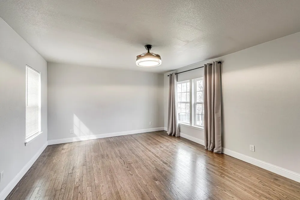 607 W Page Avenue Dallas, TX 75208