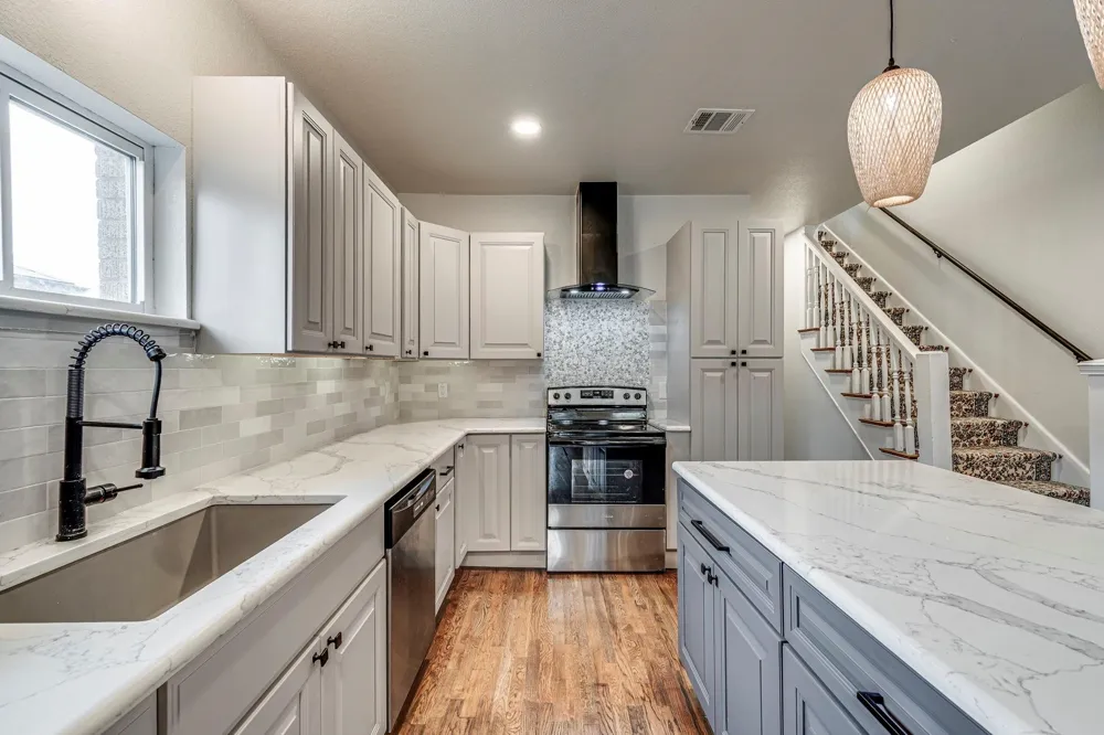 607 W Page Avenue Dallas, TX 75208