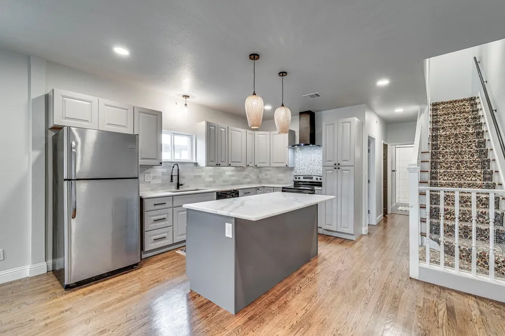 607 W Page Avenue Dallas, TX 75208
