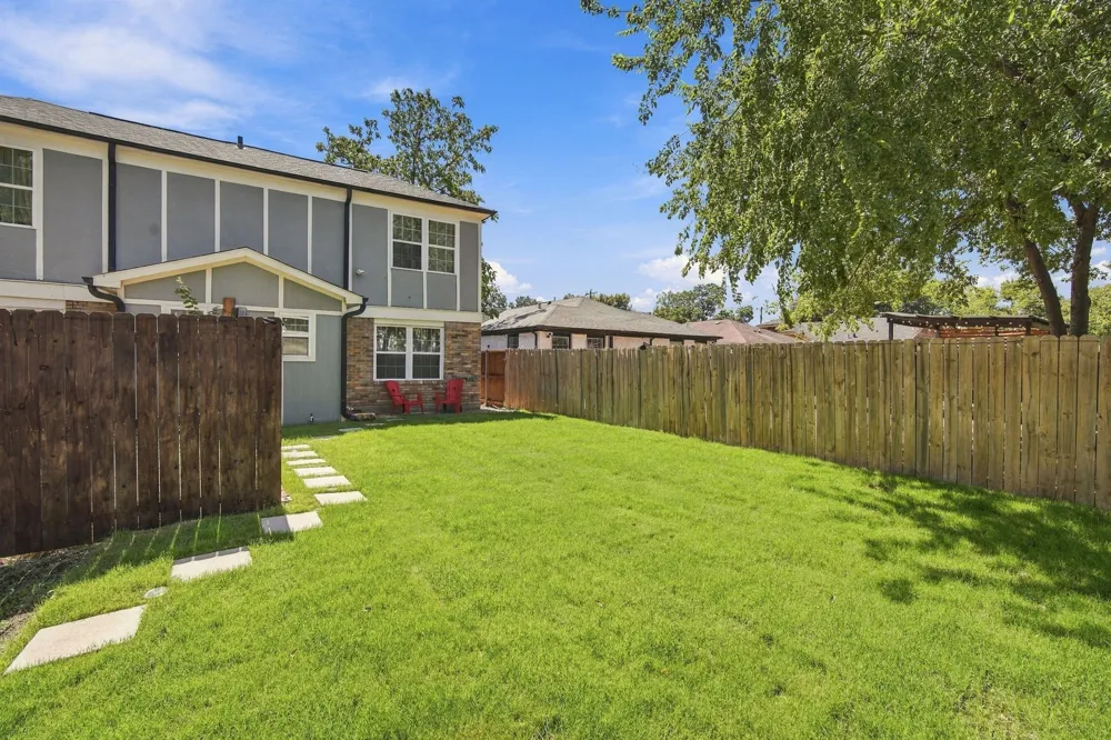 607 W Page Avenue Dallas, TX 75208