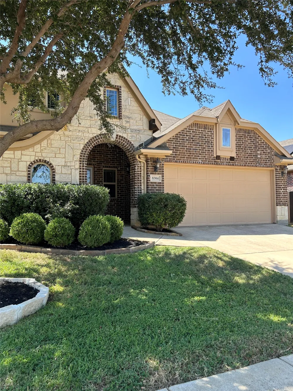 8304 Spitfire Trail Aubrey, TX 76227