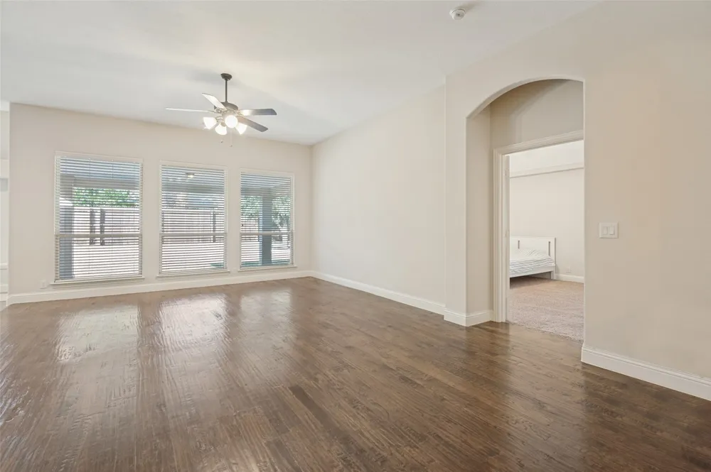 8304 Spitfire Trail Aubrey, TX 76227