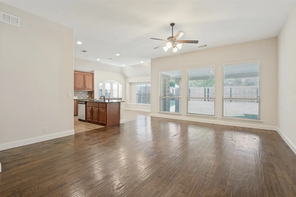 8304 Spitfire Trail Aubrey, TX 76227