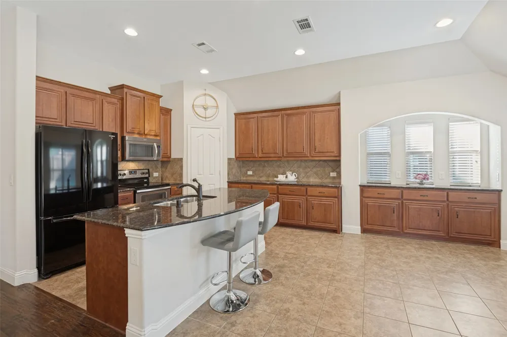8304 Spitfire Trail Aubrey, TX 76227