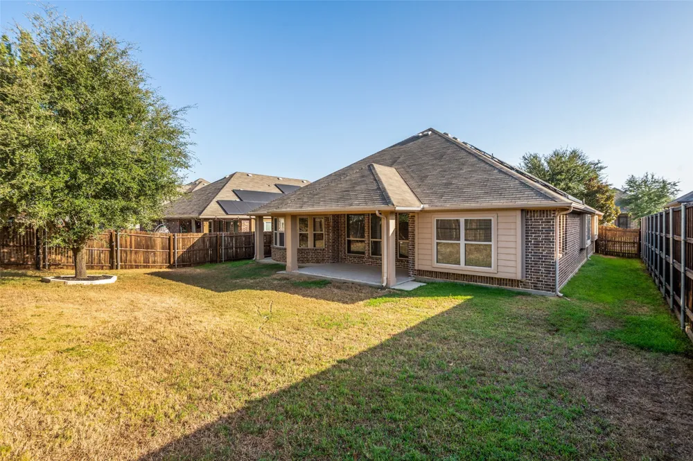 8304 Spitfire Trail Aubrey, TX 76227