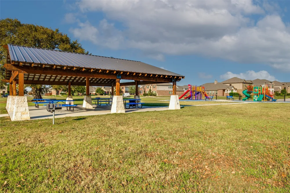 8304 Spitfire Trail Aubrey, TX 76227