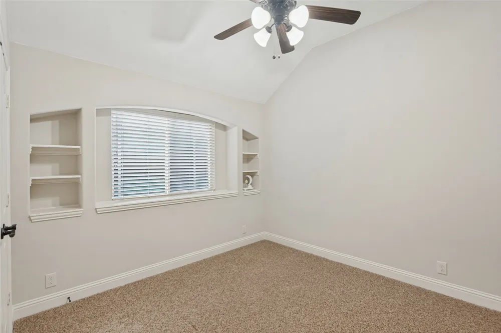 8304 Spitfire Trail Aubrey, TX 76227
