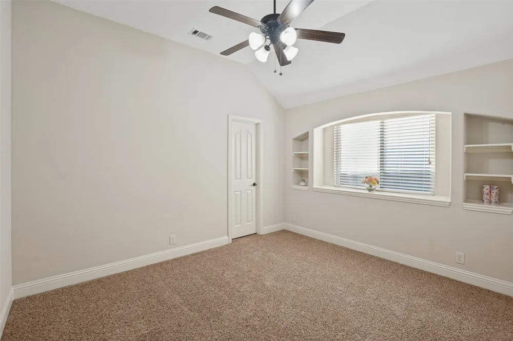 8304 Spitfire Trail Aubrey, TX 76227