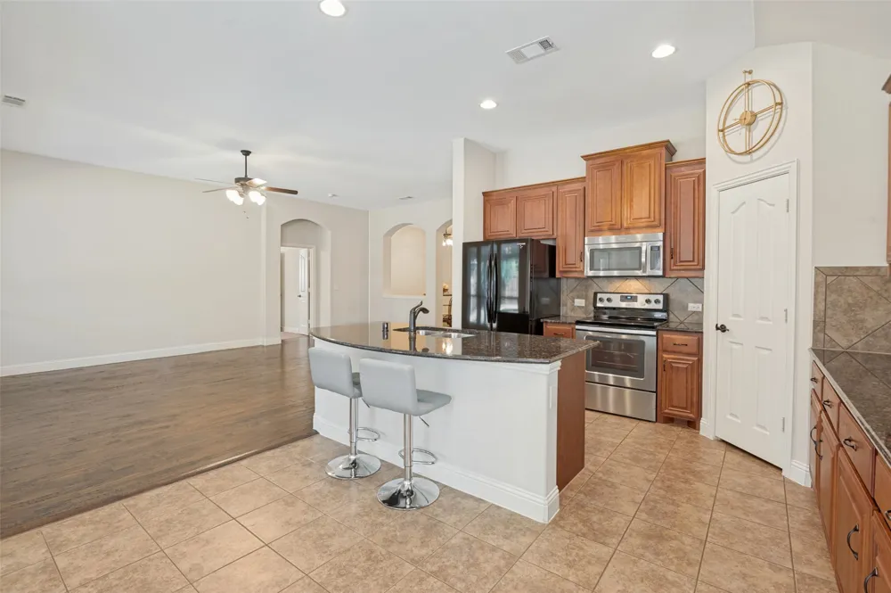 8304 Spitfire Trail Aubrey, TX 76227