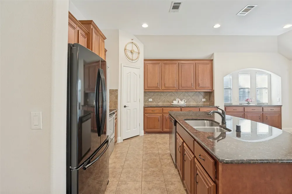 8304 Spitfire Trail Aubrey, TX 76227