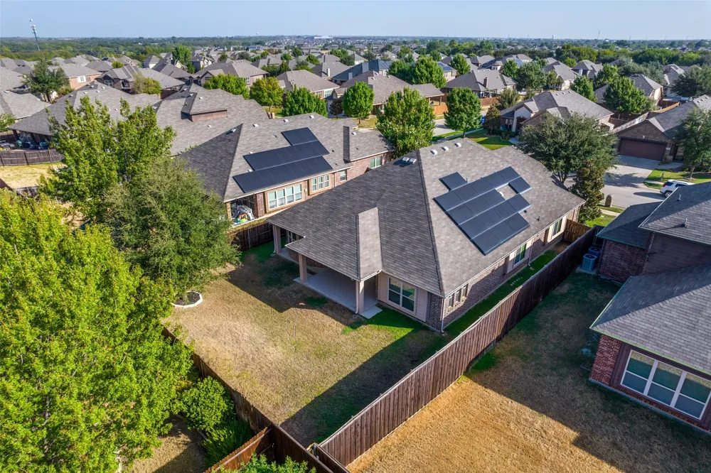 8304 Spitfire Trail Aubrey, TX 76227