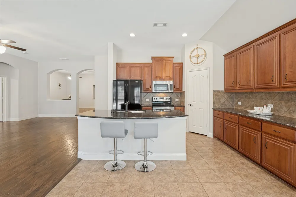 8304 Spitfire Trail Aubrey, TX 76227
