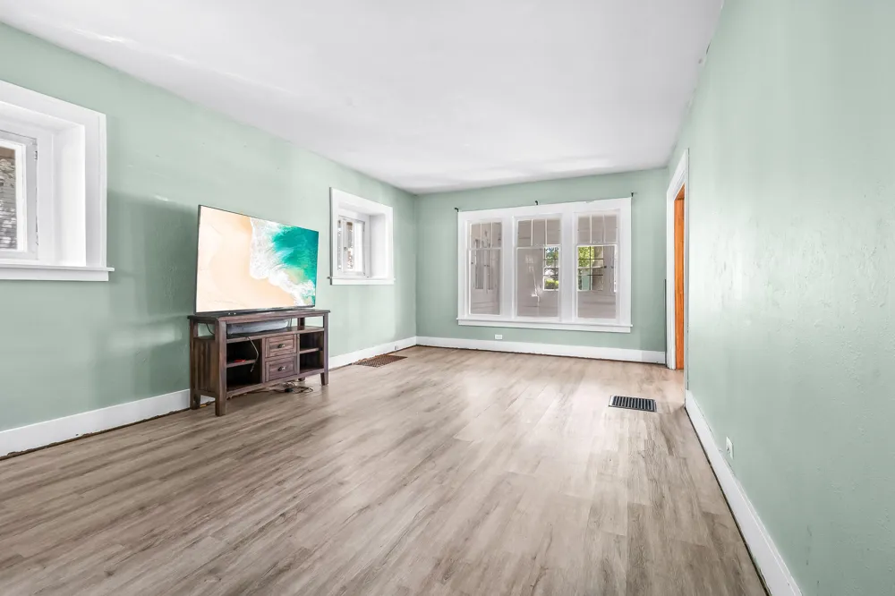 90 Norwood Avenue Hillsdale, MI 49242