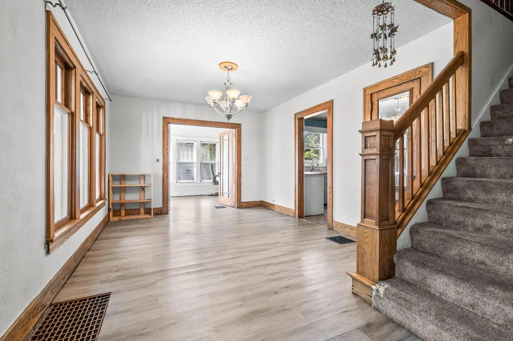 90 Norwood Avenue Hillsdale, MI 49242