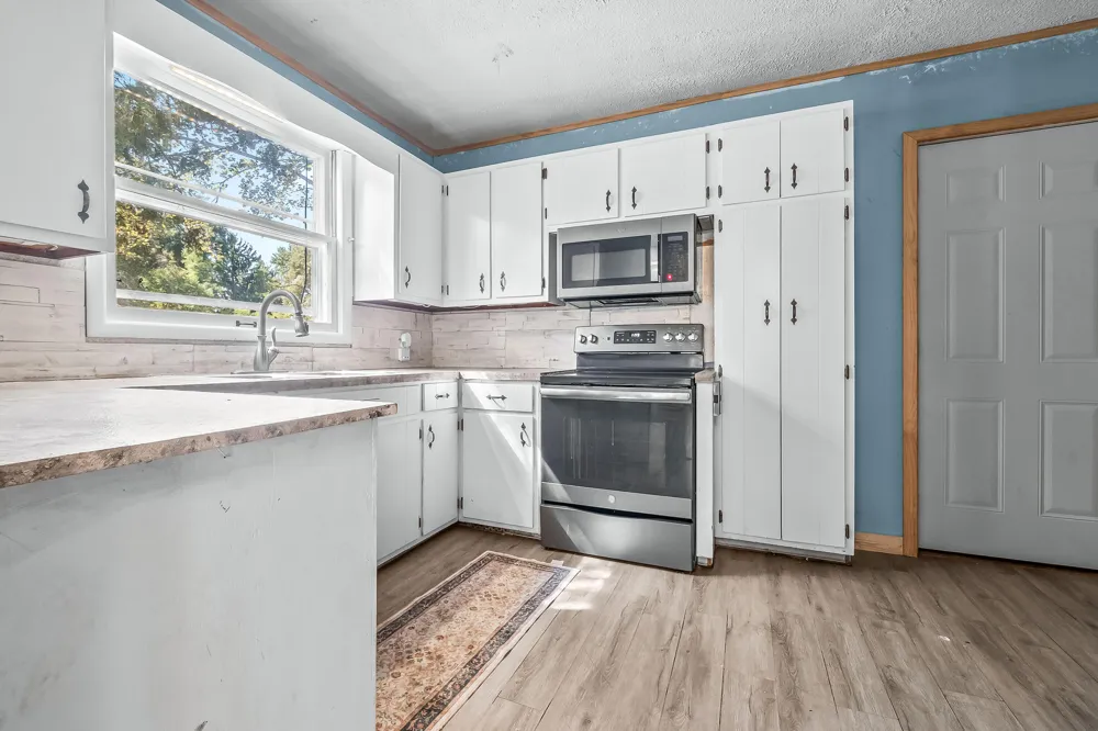 90 Norwood Avenue Hillsdale, MI 49242