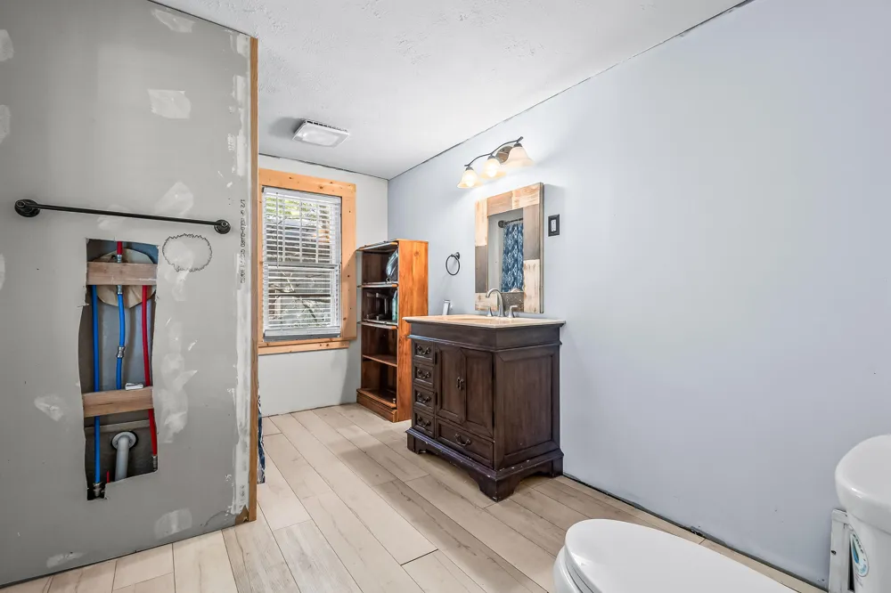 90 Norwood Avenue Hillsdale, MI 49242