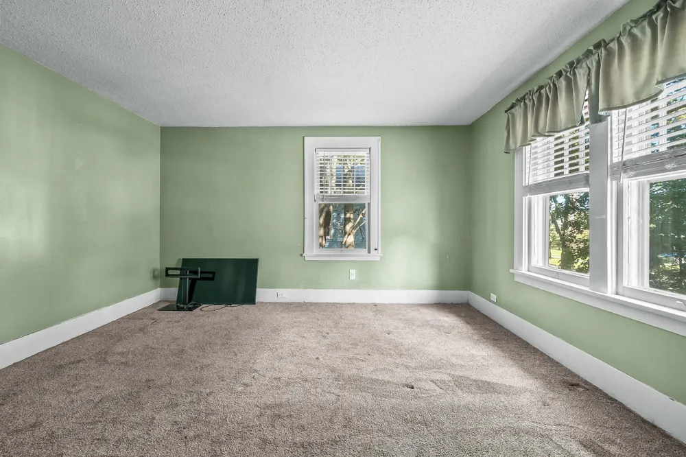 90 Norwood Avenue Hillsdale, MI 49242