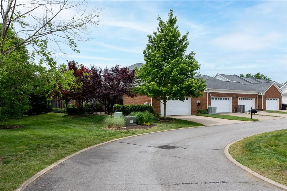 640 Springlake Dr Franklin, TN 37064