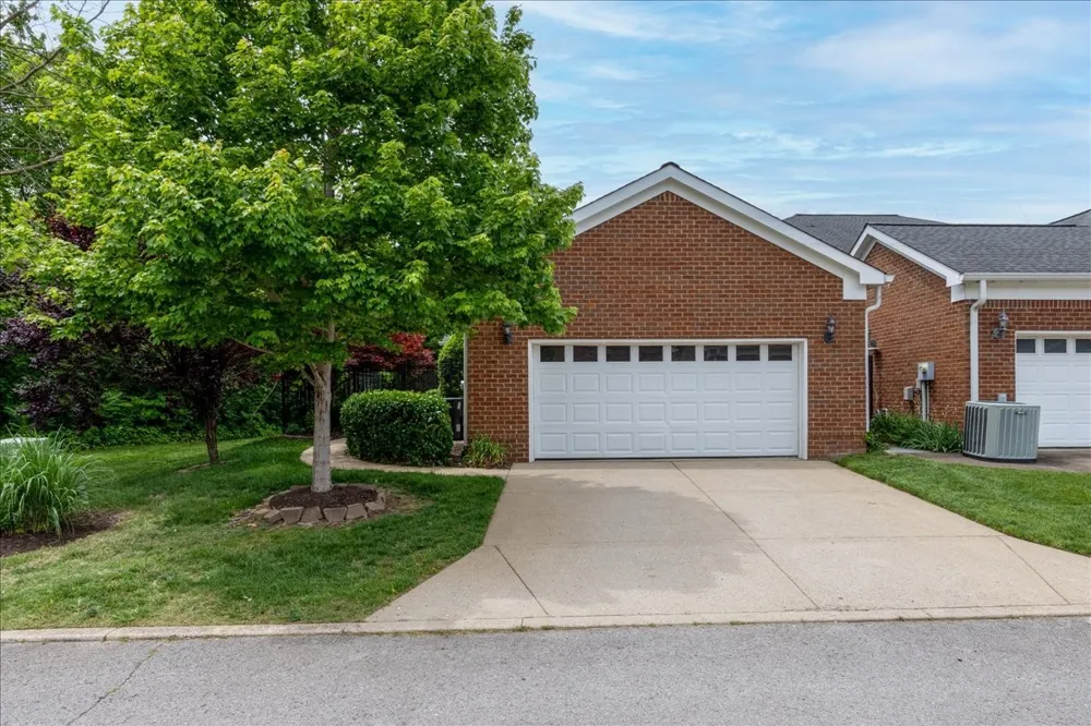640 Springlake Dr Franklin, TN 37064