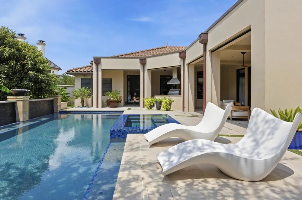 220 La Jolla Cove Westworth Village, TX 76114