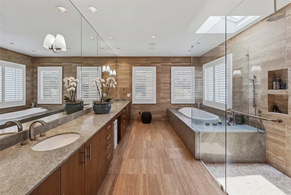 220 La Jolla Cove Westworth Village, TX 76114