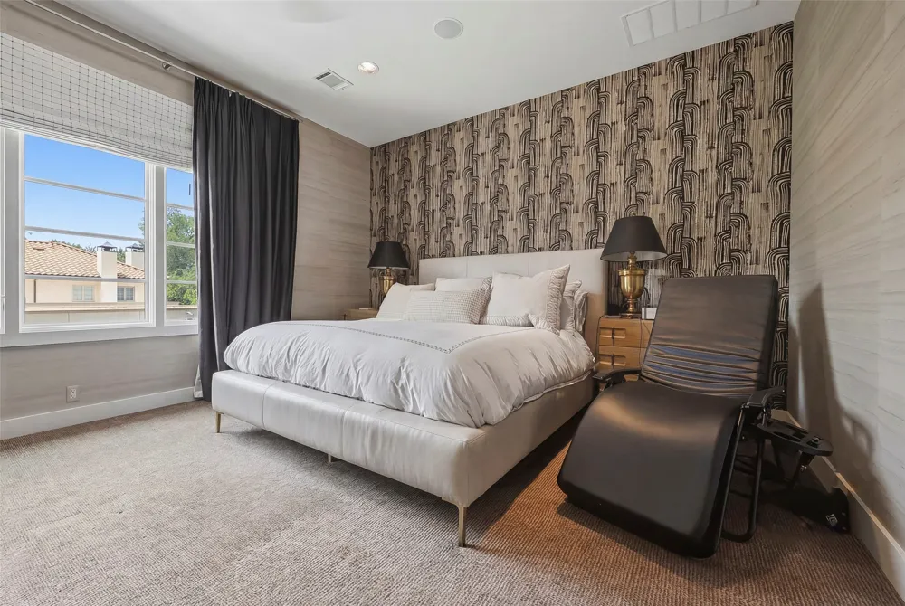 220 La Jolla Cove Westworth Village, TX 76114
