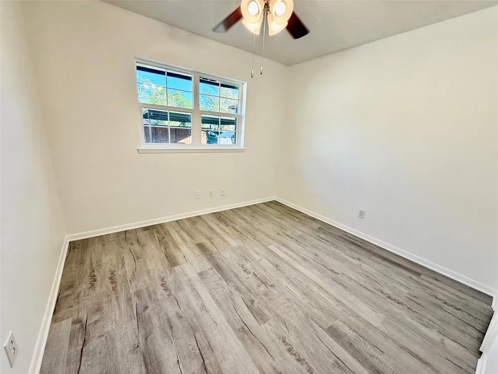 818 Westbrook Drive Garland, TX 75043
