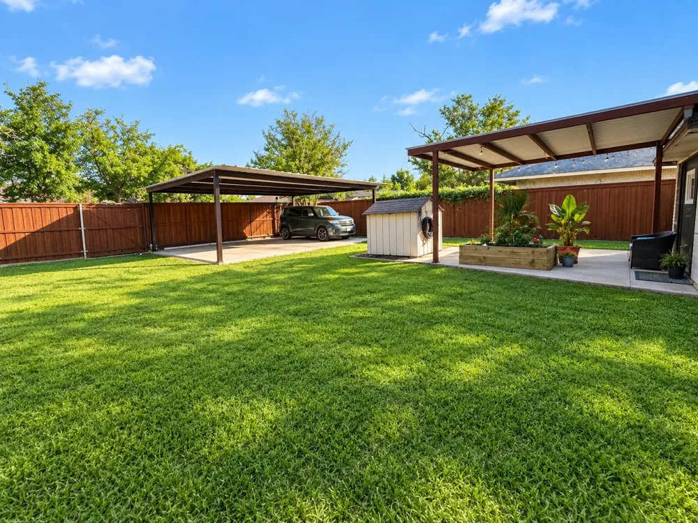 818 Westbrook Drive Garland, TX 75043