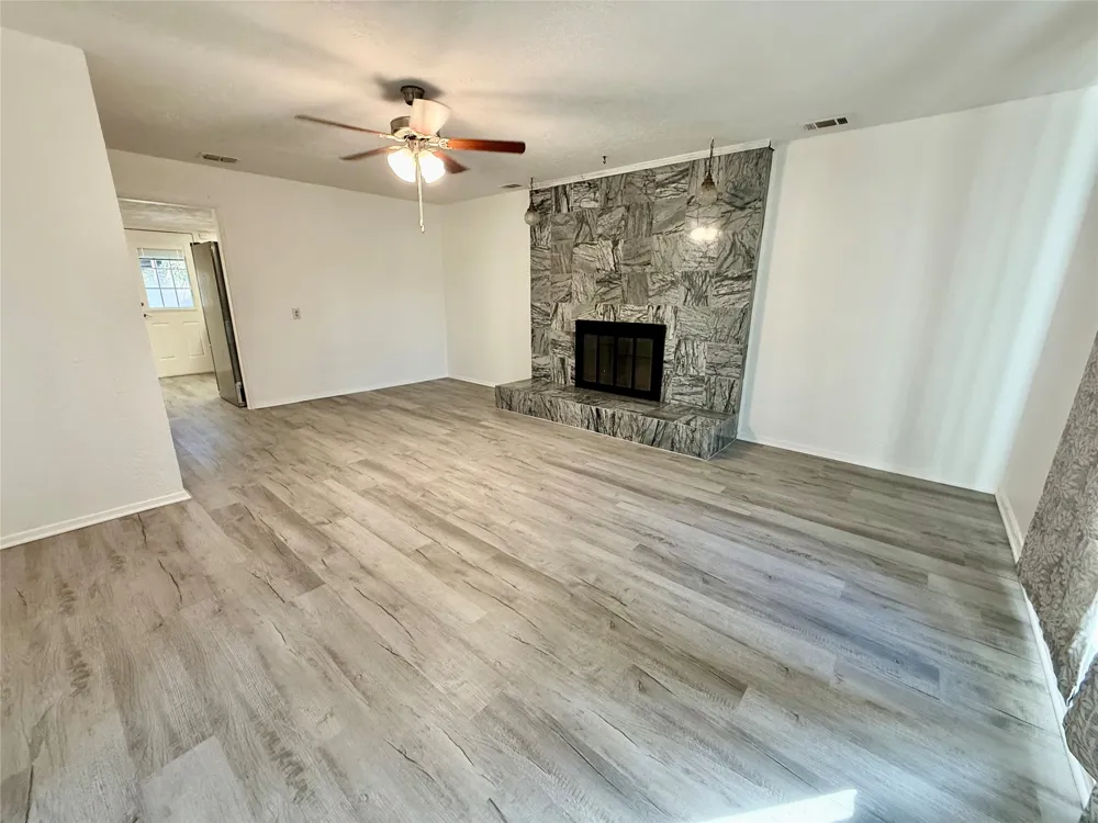 818 Westbrook Drive Garland, TX 75043