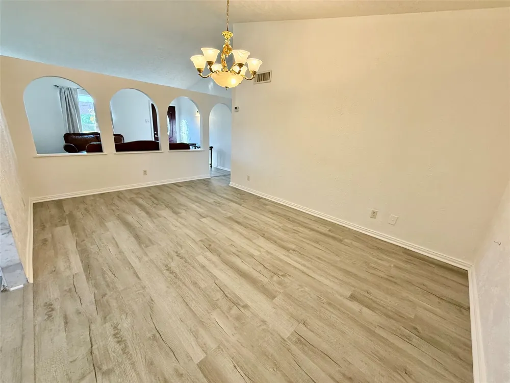 818 Westbrook Drive Garland, TX 75043