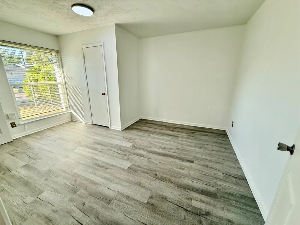 818 Westbrook Drive Garland, TX 75043
