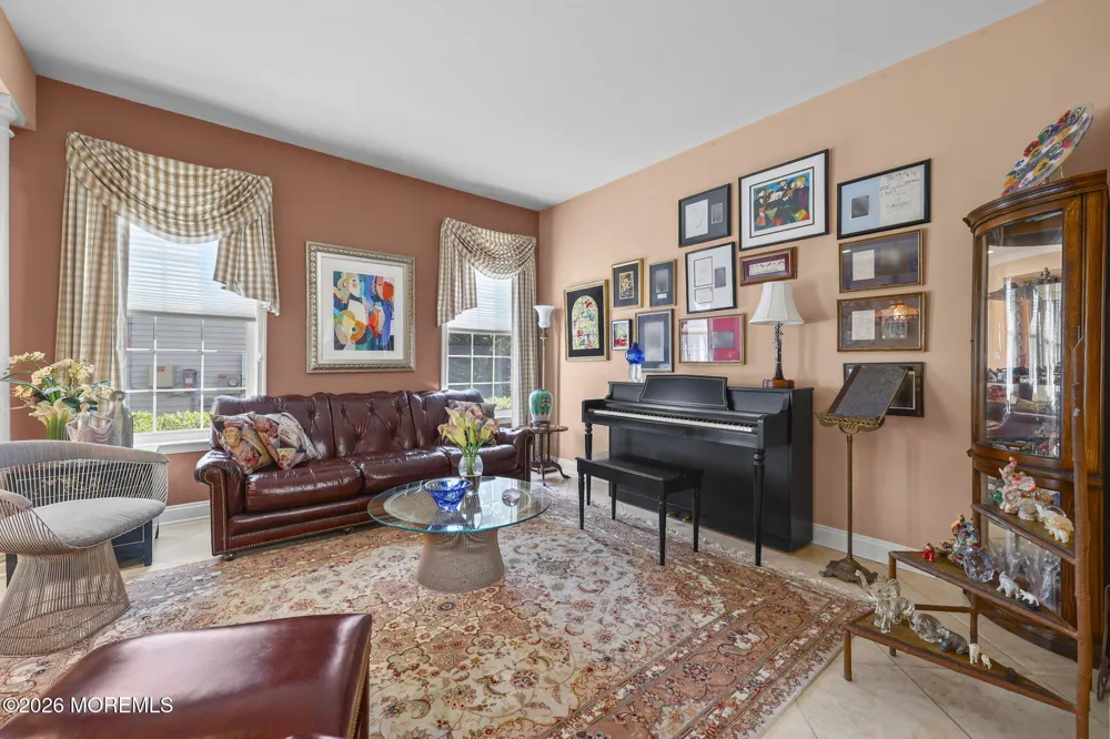 23 W Parsonage Way Manalapan, NJ 07726