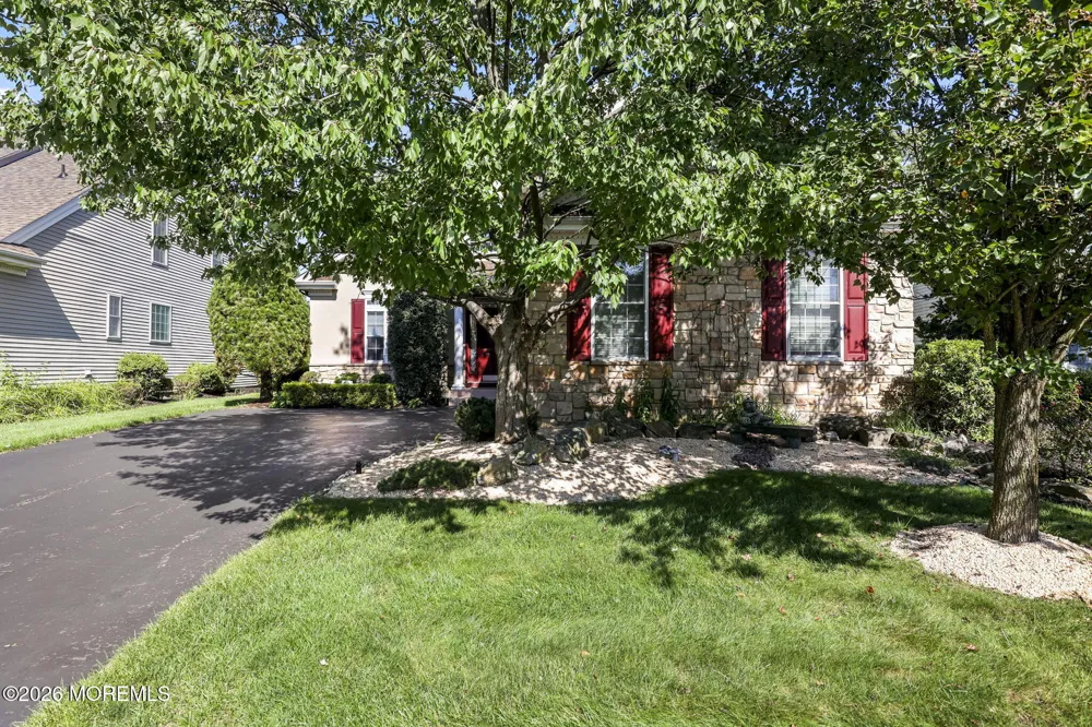 23 W Parsonage Way Manalapan, NJ 07726