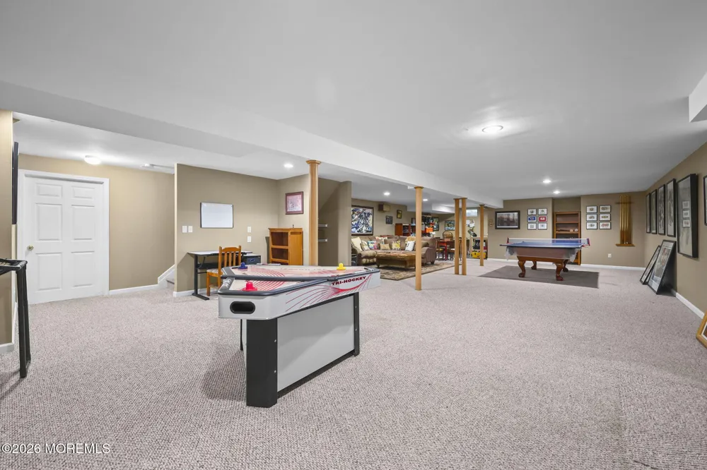 23 W Parsonage Way Manalapan, NJ 07726
