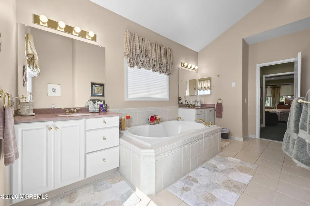 23 W Parsonage Way Manalapan, NJ 07726