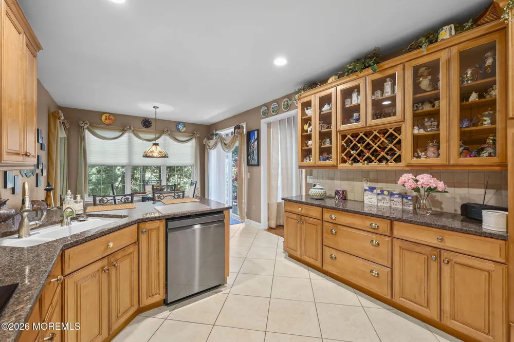 23 W Parsonage Way Manalapan, NJ 07726