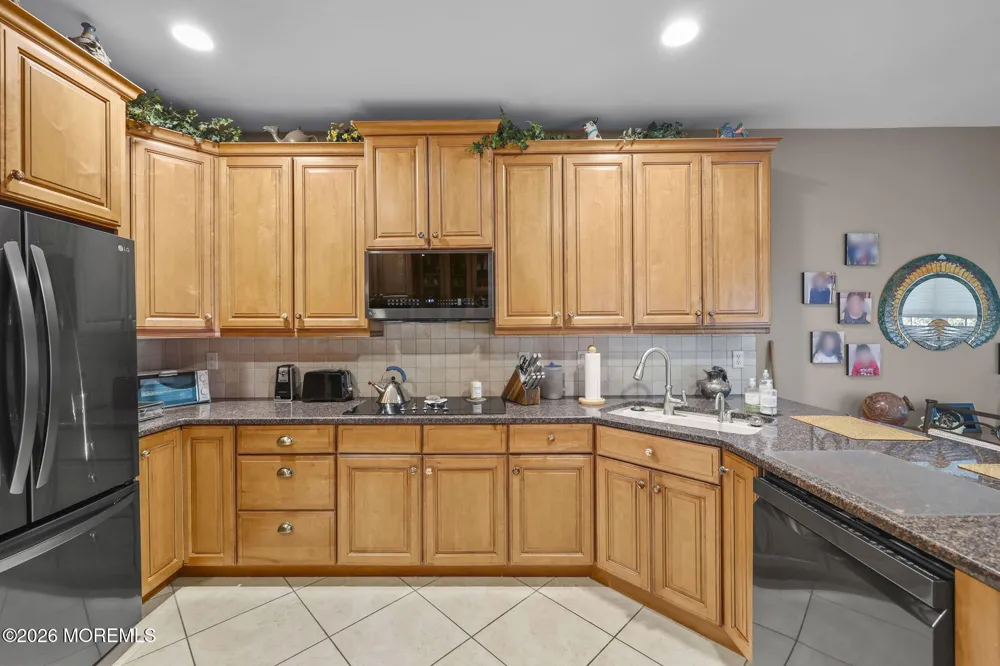 23 W Parsonage Way Manalapan, NJ 07726