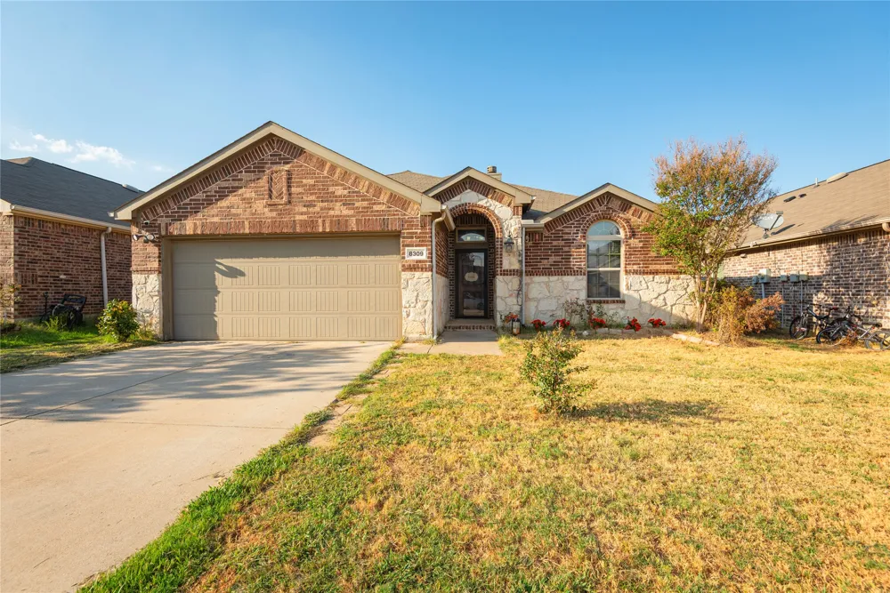 8309 Black Hills Trail Aubrey, TX 76227