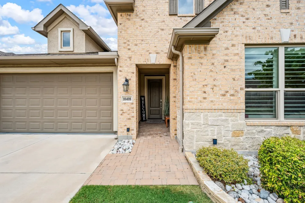 10408 Claystone Drive Denton, TX 76207